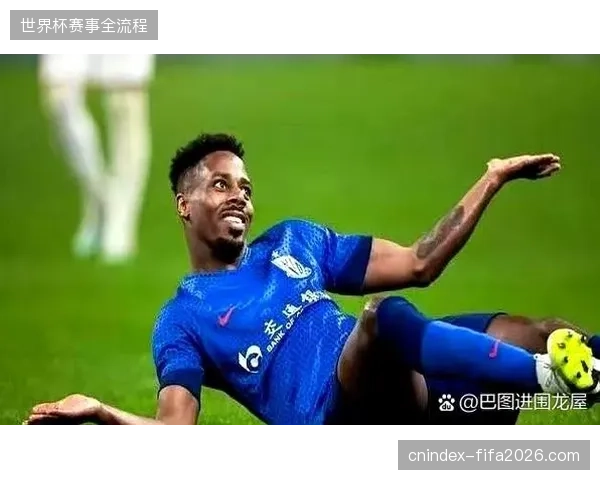 盖伊与拉唐组成申花高效锋线组合，两人半程联手打入15球助球队稳居前列